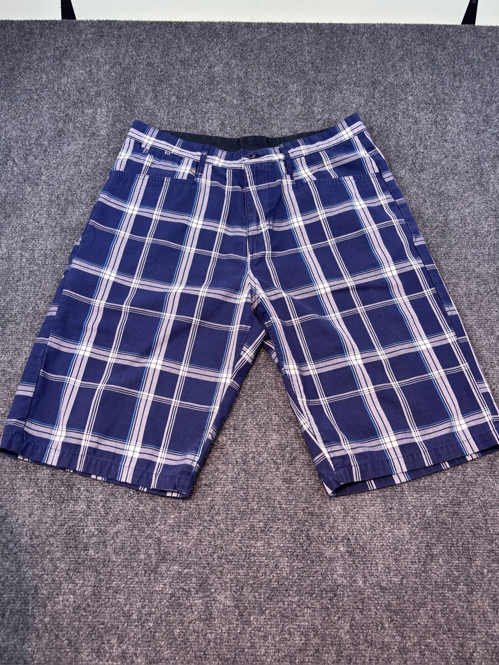 North Face blue plaid men’s shorts size 33